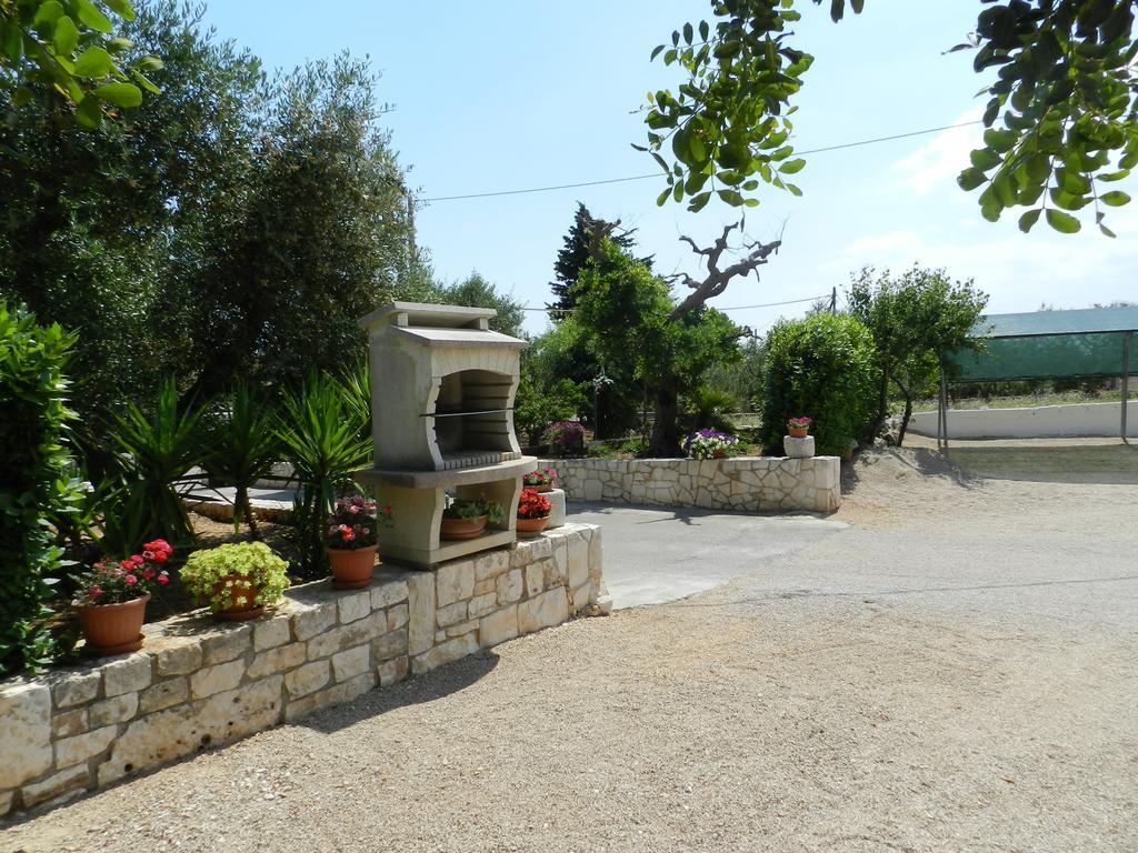 I Trulli Del Nonno Michele Hostal Alberobello Exterior foto